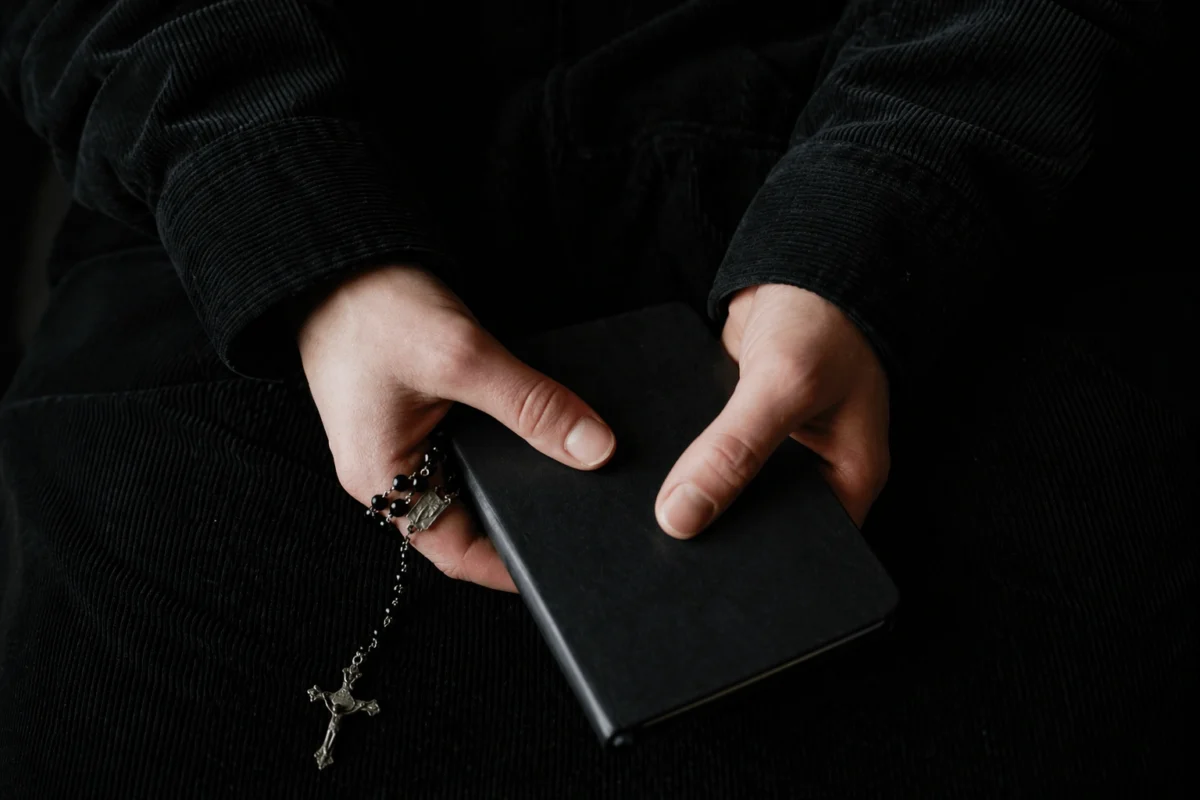 black rosary necklace meaning