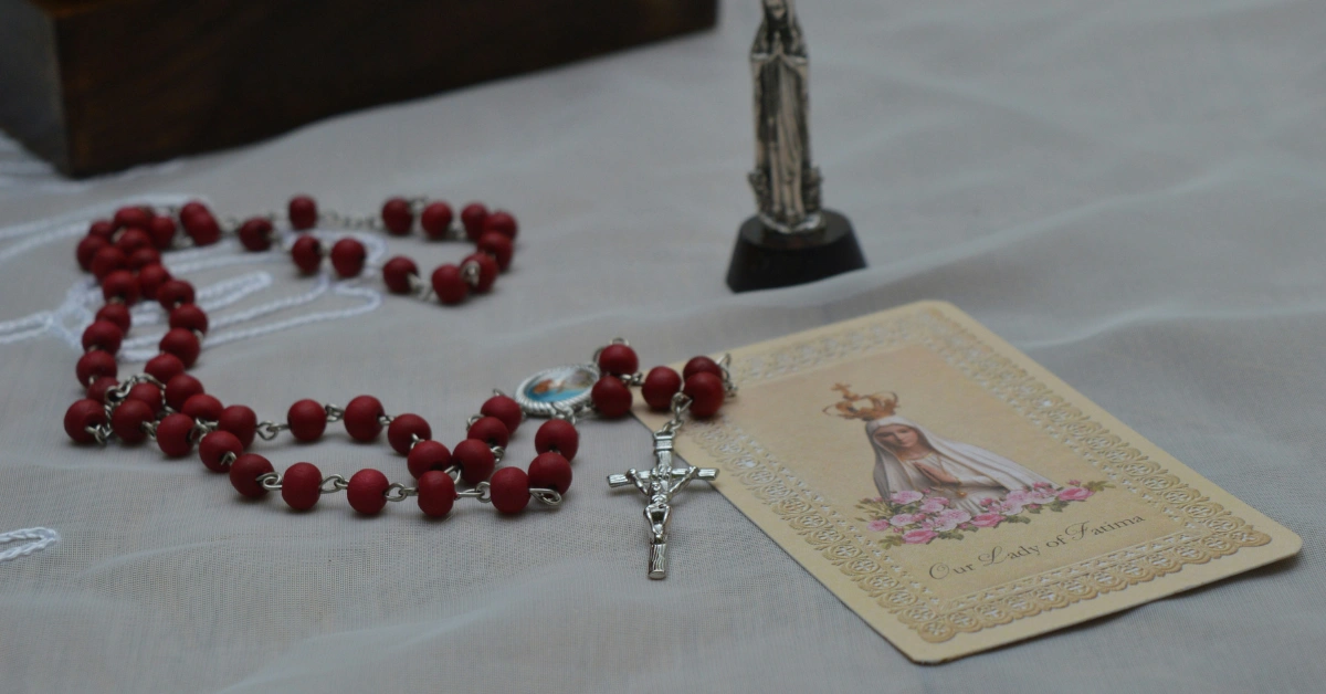 3rd Class Relic Rosary: Meaning, Use, and the Catholic Tradition Behind Sacred Relics